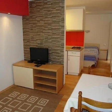 Apartamento Studio Dajana 21 Pax